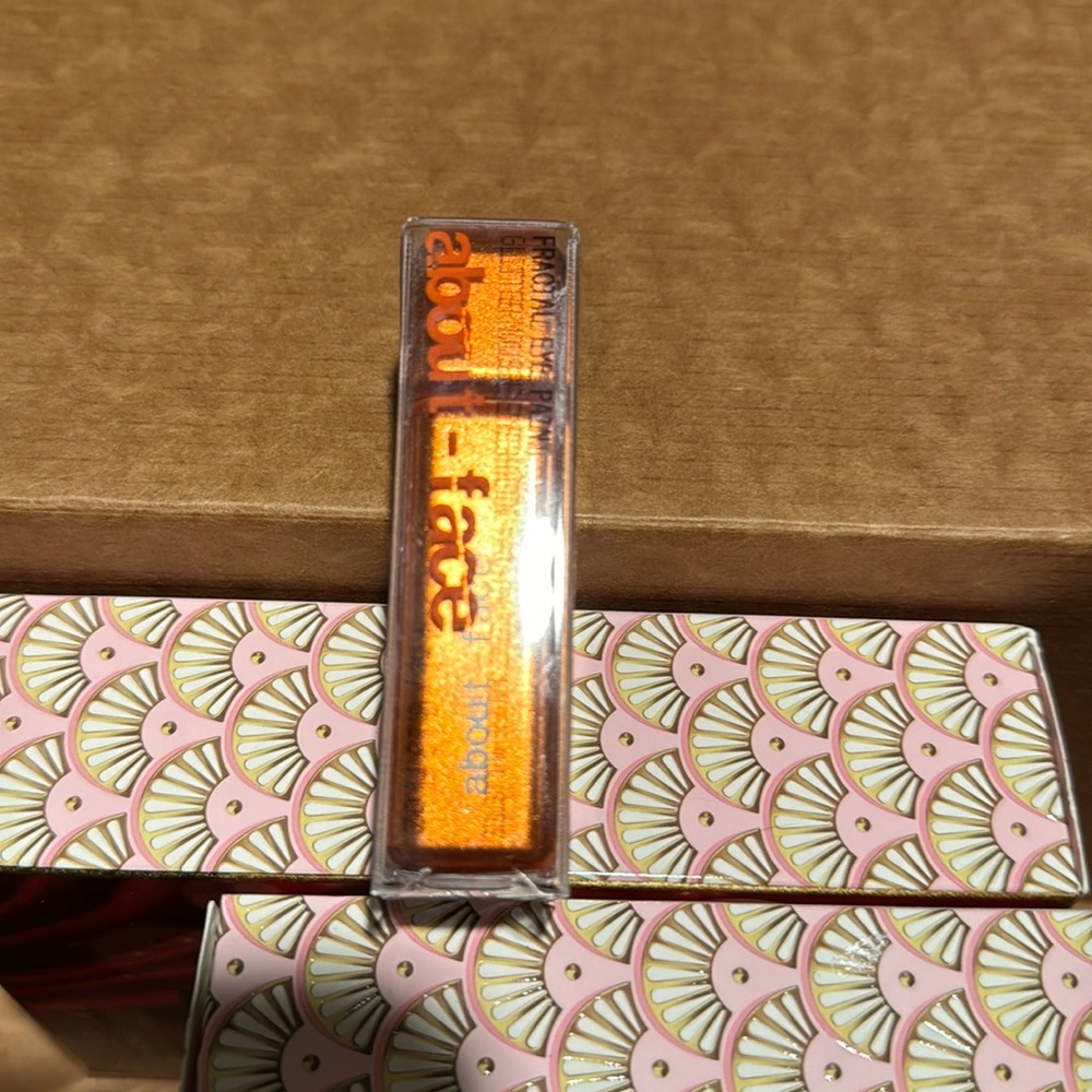 About face fractal glitter eye paint color is error